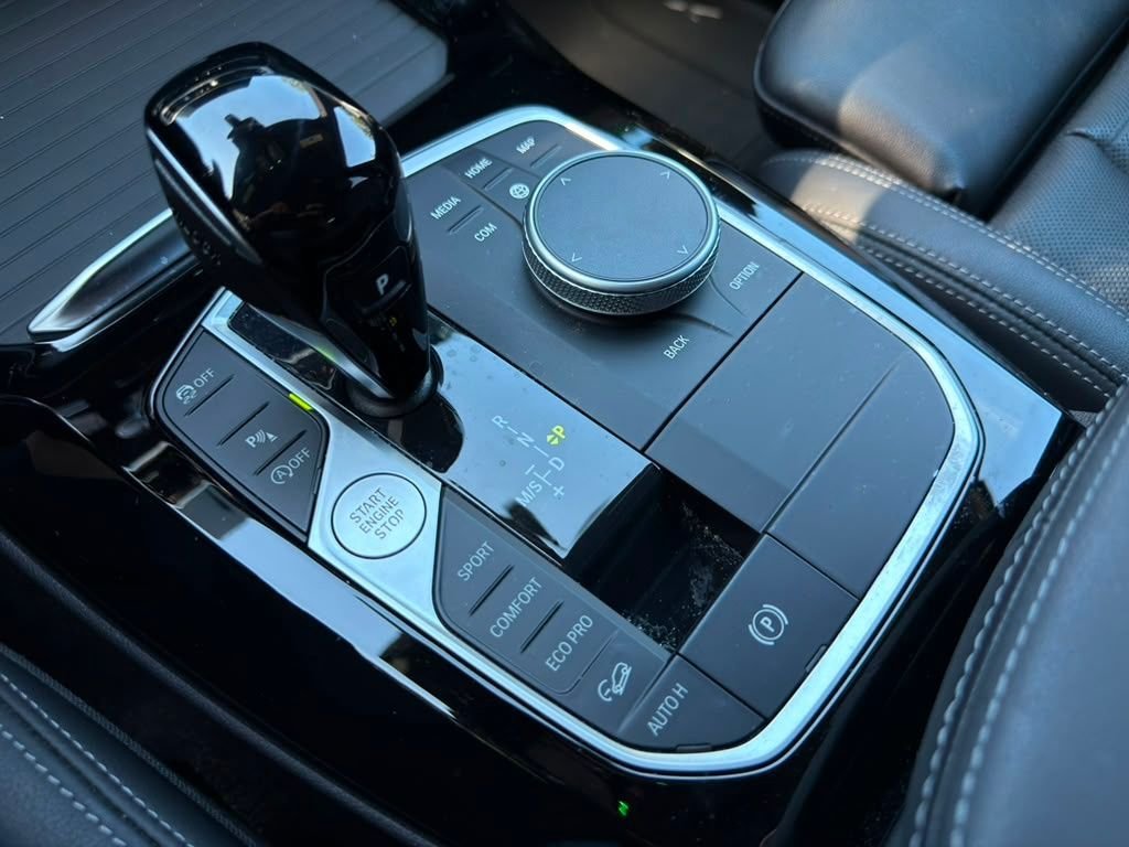 Used 2022 Black BMW xDrive30i image 19