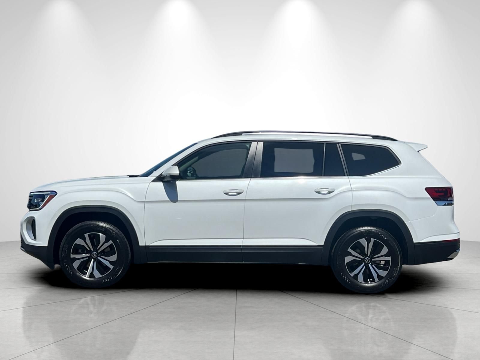 New 2026 Opal White Pearl Volkswagen SE image 2