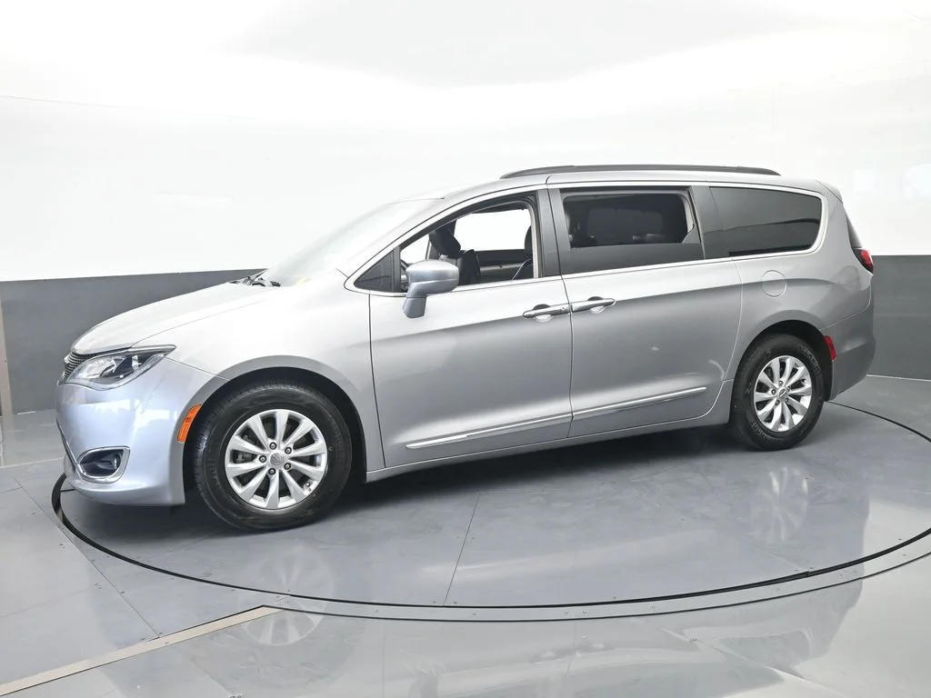 Used 2017 Billet Silver Metallic Clearcoat Chrysler Touring L image 2