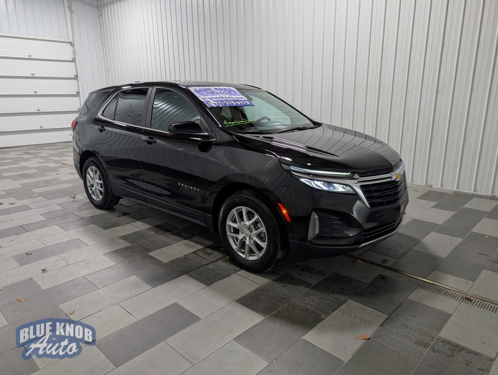 2024 Chevrolet Equinox LT photo 3