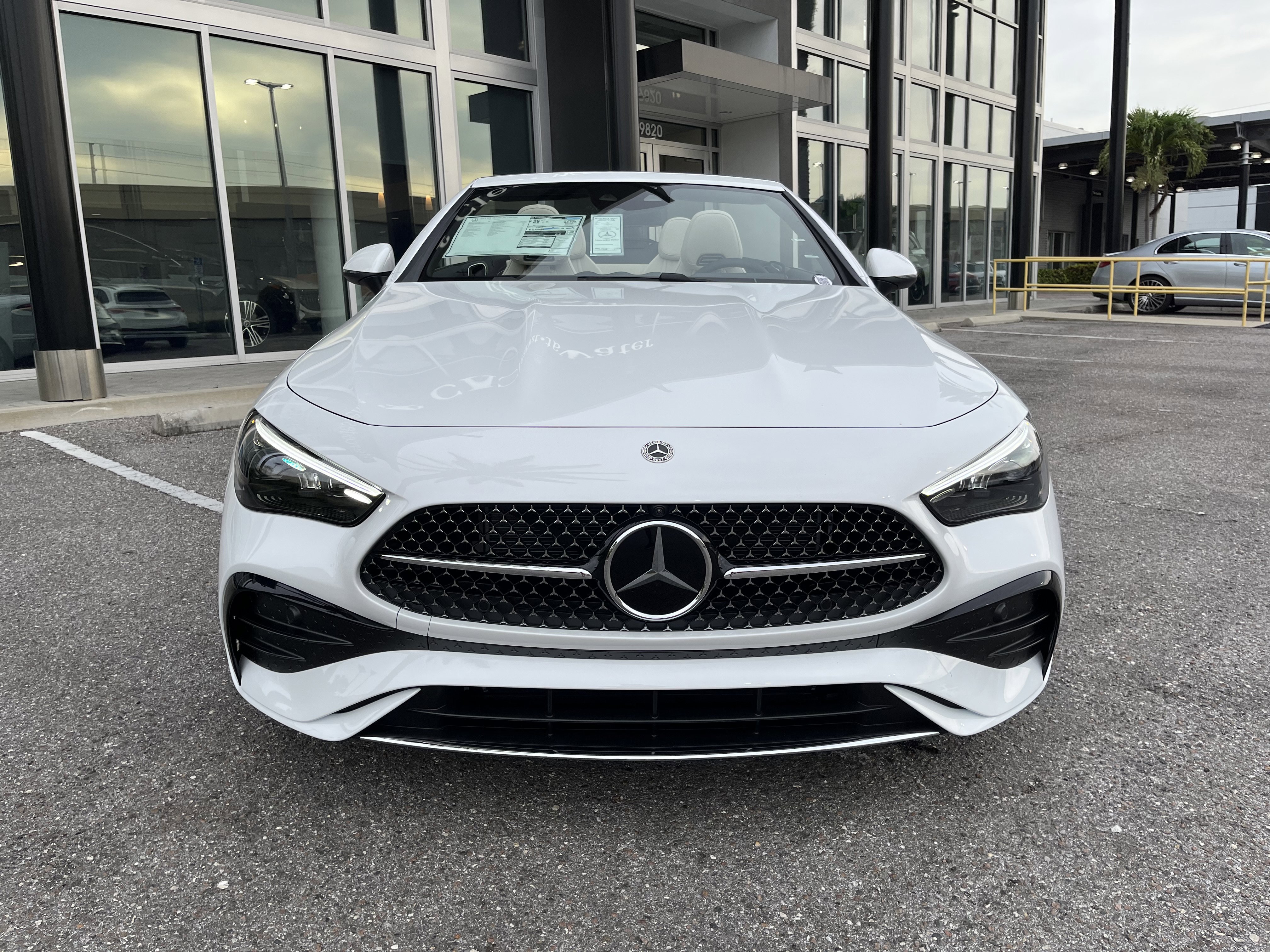 New 2026 MANUFAKTUR Moonlight White Metallic Mercedes-Benz CLE 450 image 10