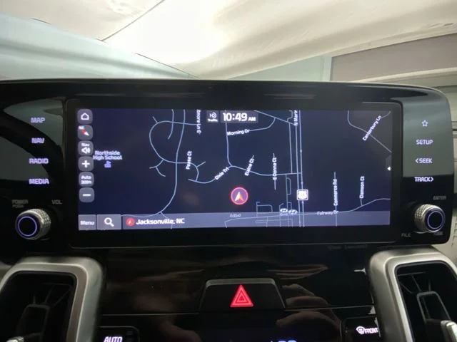 Used 2022 Silver Kia S image 18