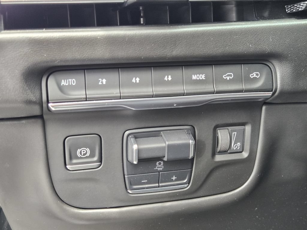 Certified Used 2025 Black Raven Cadillac Sport Platinum image 30