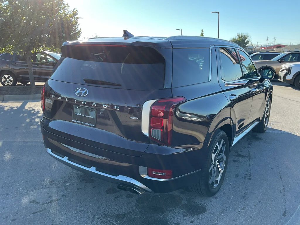 Used 2022 Sierra Burgundy Hyundai Calligraphy image 10