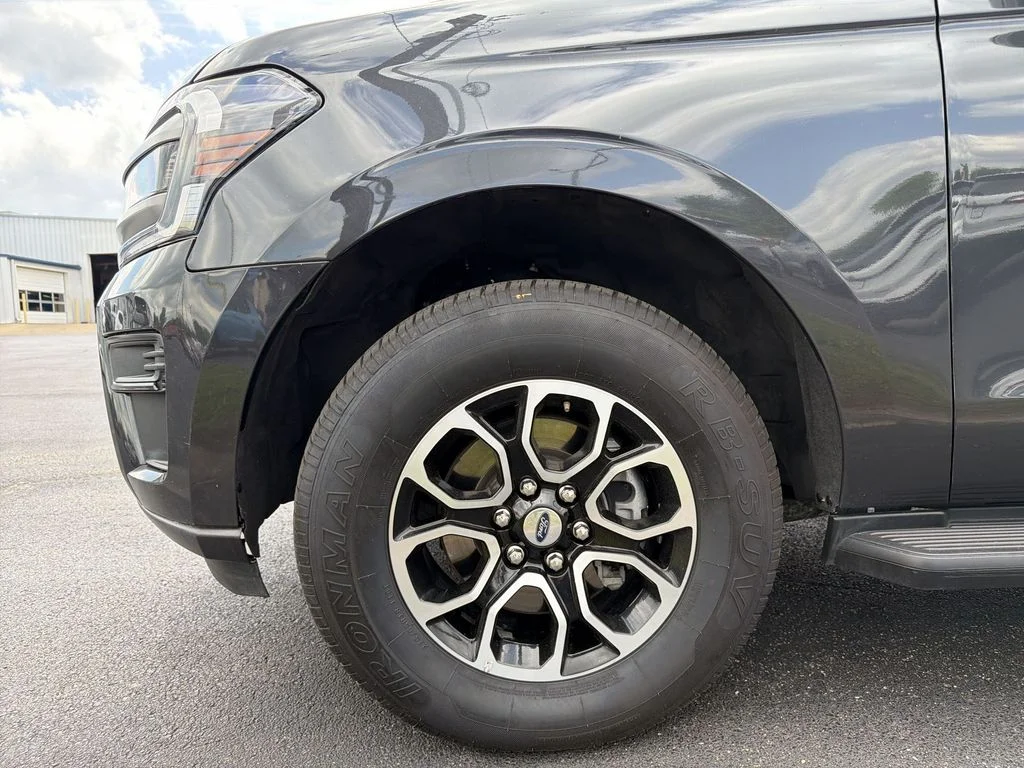 Used 2024 Gray Ford XLT image 16
