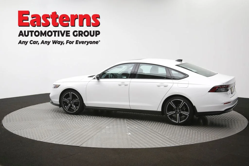 Used 2026 White Honda SE image 61