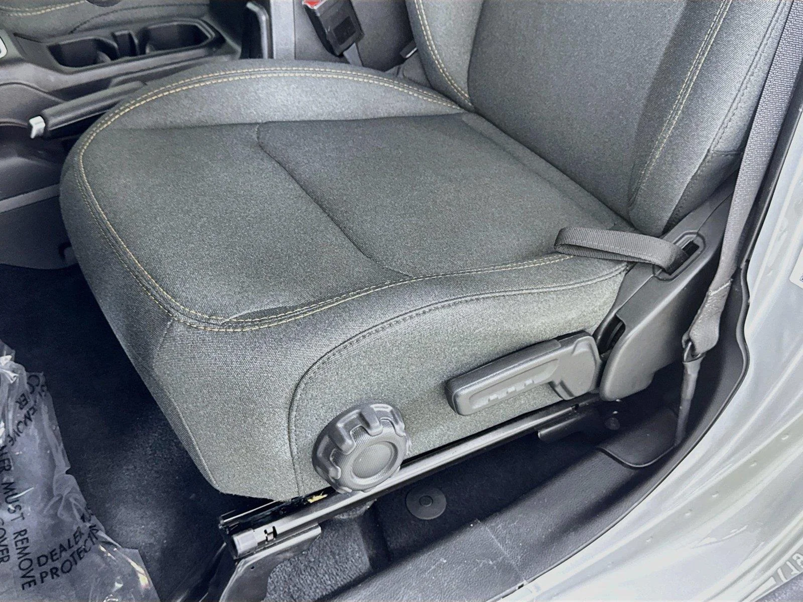 Used 2024 Silver Zynith Clearcoat Jeep Sport S image 18