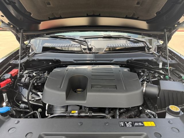 New 2026 Santorini Black Land Rover X-Dynamic SE image 19