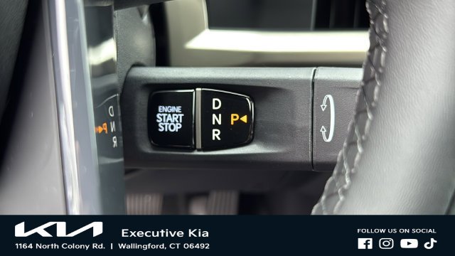 New 2027 Ivory Silver Kia S image 18