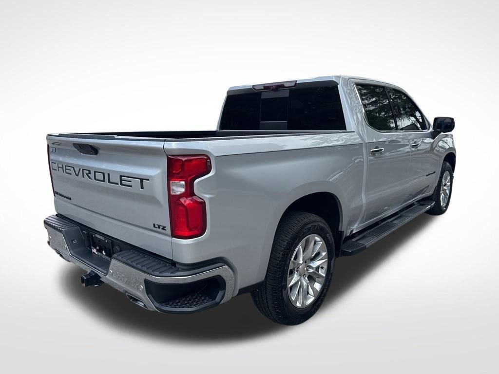 Used 2022 Silver Chevrolet LTZ image 5