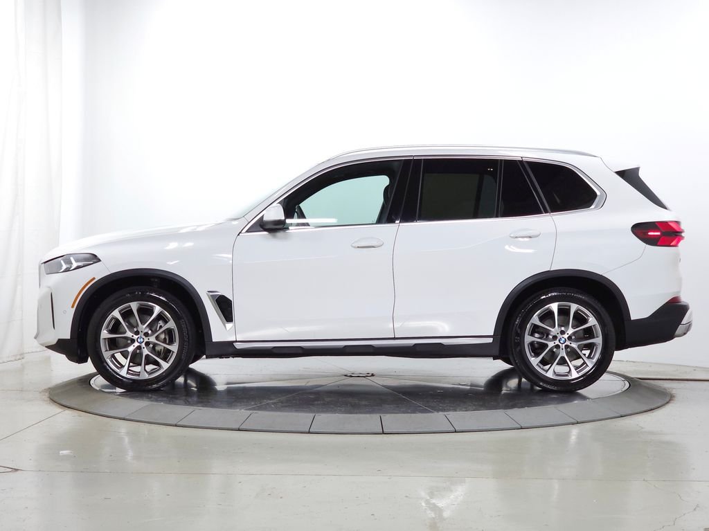 Used 2024 Alpine White BMW xDrive40i image 4