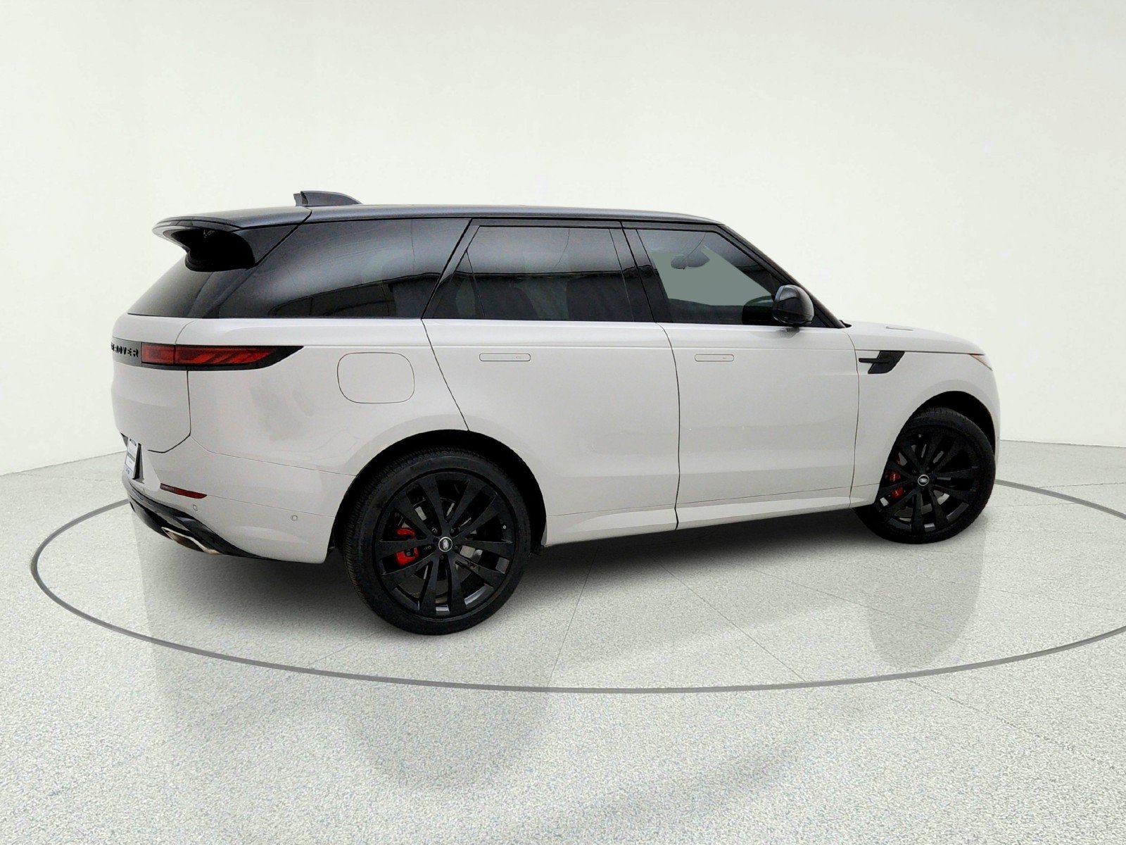 Used 2025 BORASCO GREY Land Rover Dynamic SE image 8
