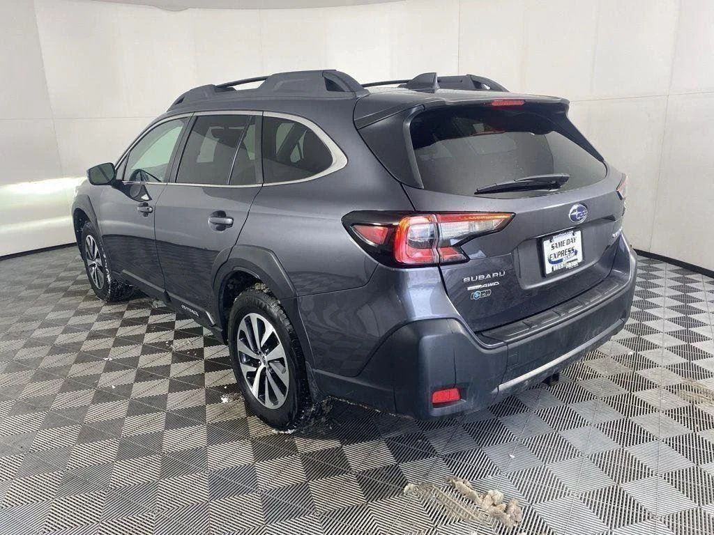 Used 2025 Gray Metallic Subaru Premium image 5