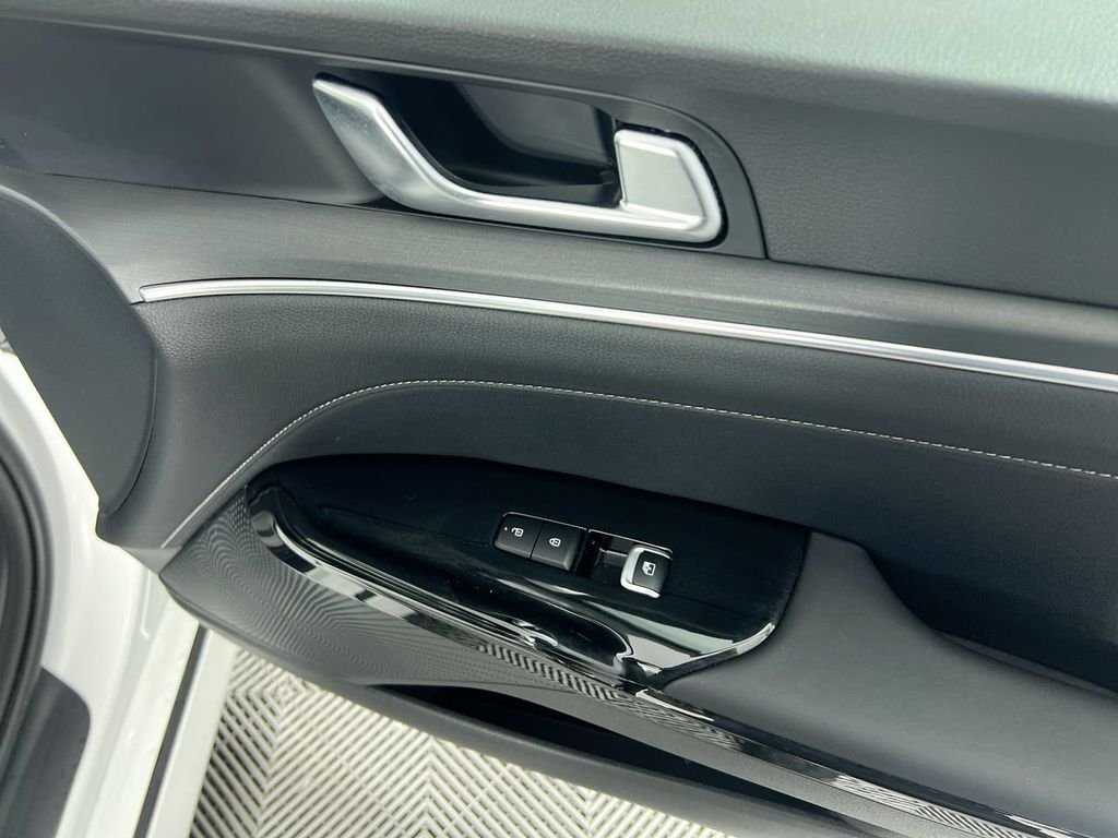 New 2026 Snow White Pearl Kia GT-Line FWD image 30