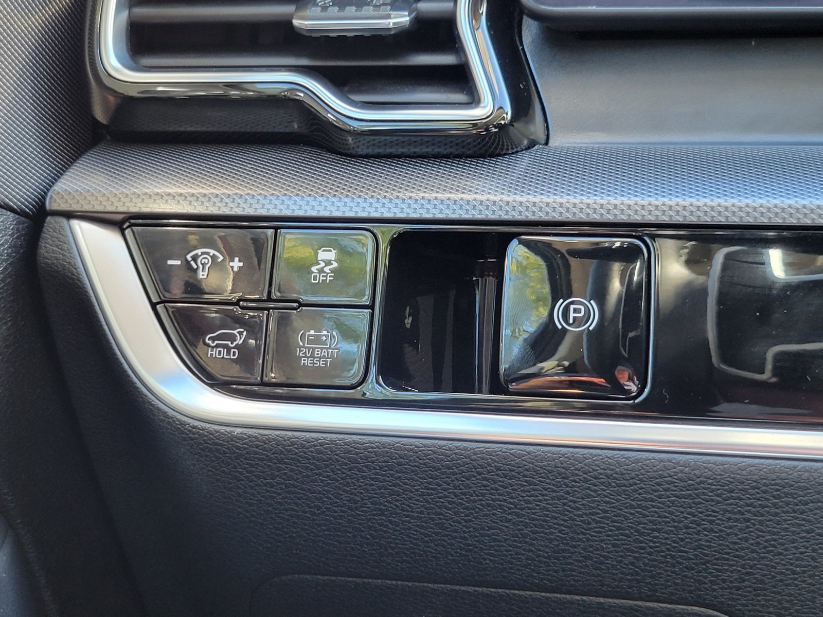 Certified Used 2025 Gray Kia SX-Prestige image 16