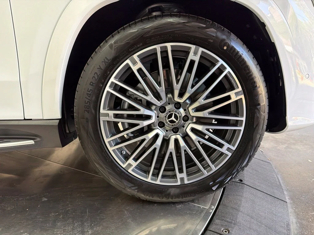 New 2027 White Mercedes-Benz GLS 450 image 9