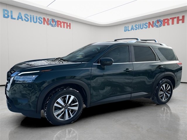 2023 Nissan Pathfinder SL