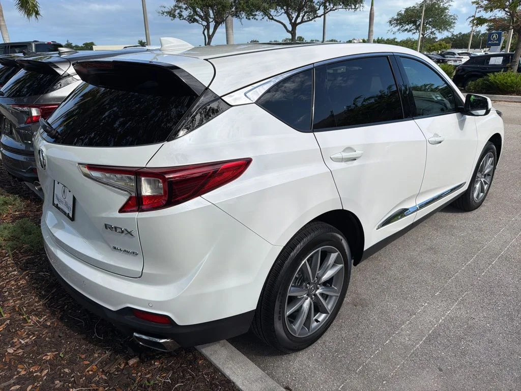 Used 2024  Acura Technology Package image 2