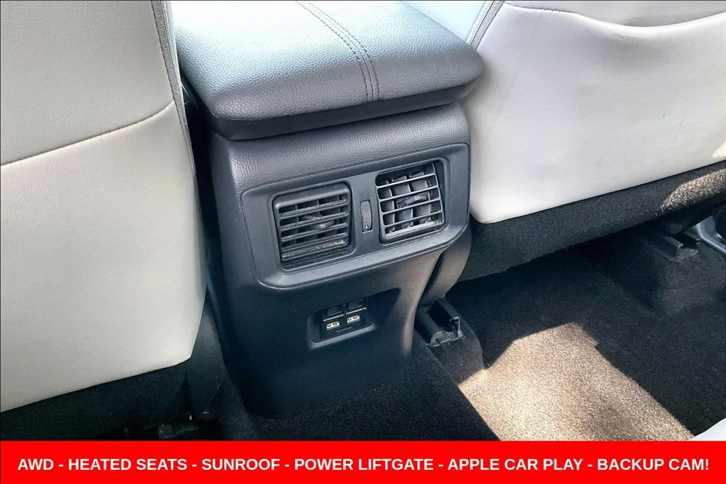 Used 2021 Silver Toyota XLE Premium image 10