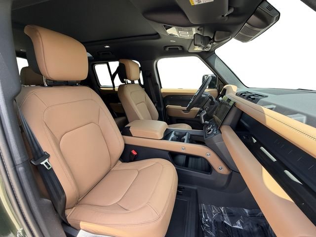 New 2026 Woolstone Green Land Rover X-Dynamic SE image 16