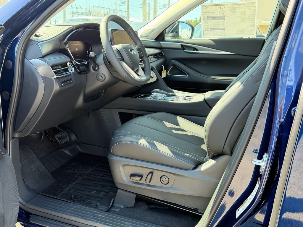 New 2027 GRAND BLUE INFINITI Luxe FWD image 13