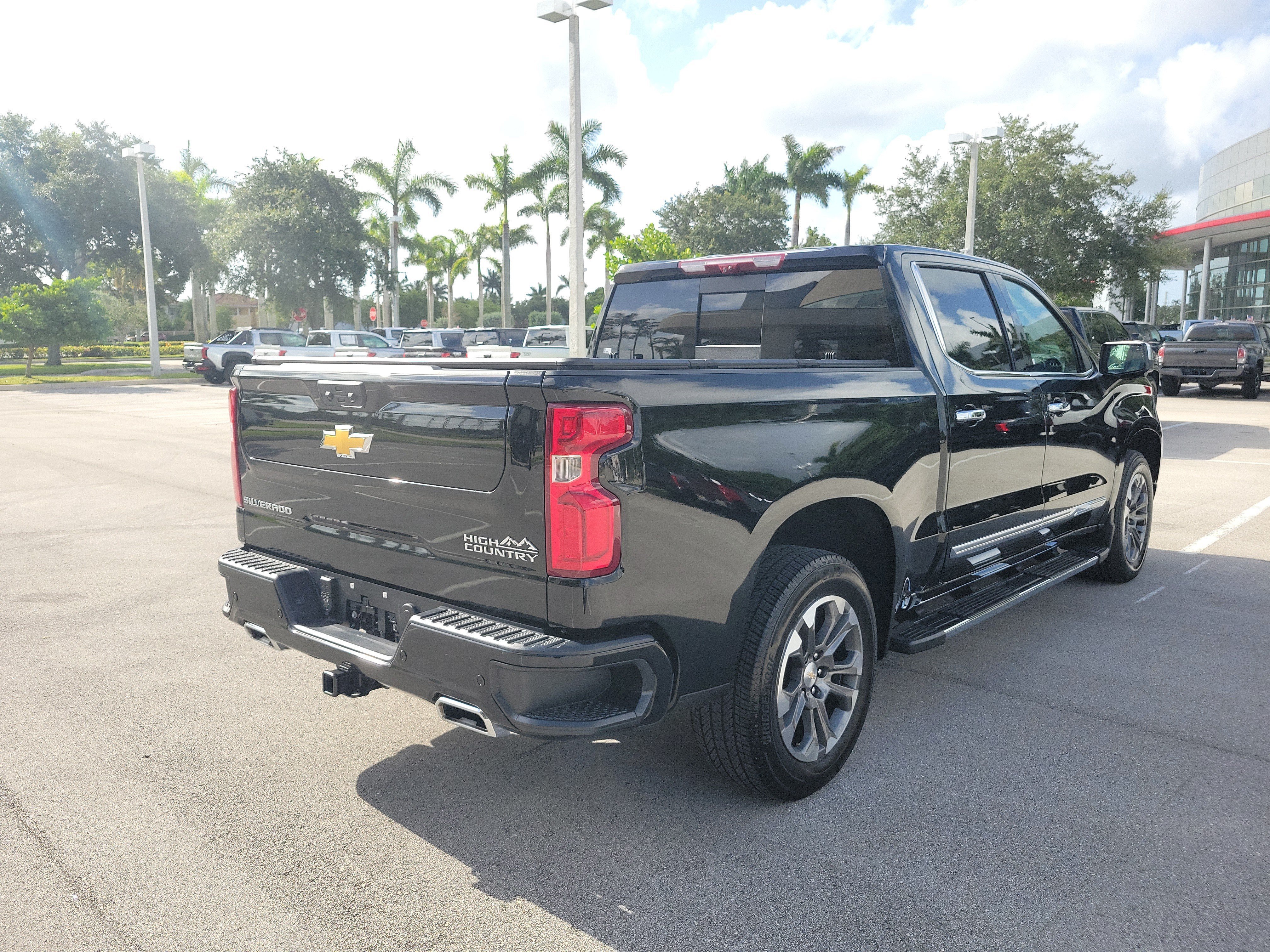 Used 2025 Black Chevrolet High Country image 7