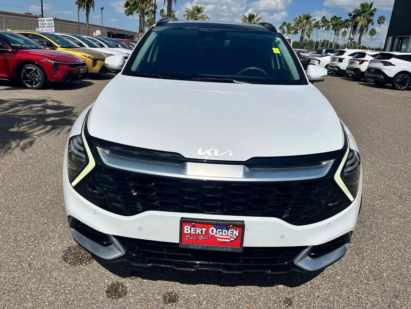 Used 2023 White Kia SX-Prestige image 2