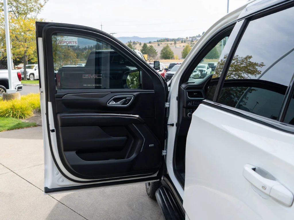 Used 2021 White Chevrolet RST image 21