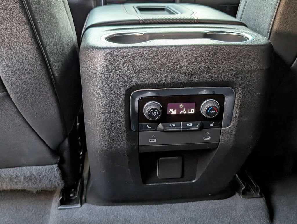 2022 Chevrolet Suburban RST - Photo 23