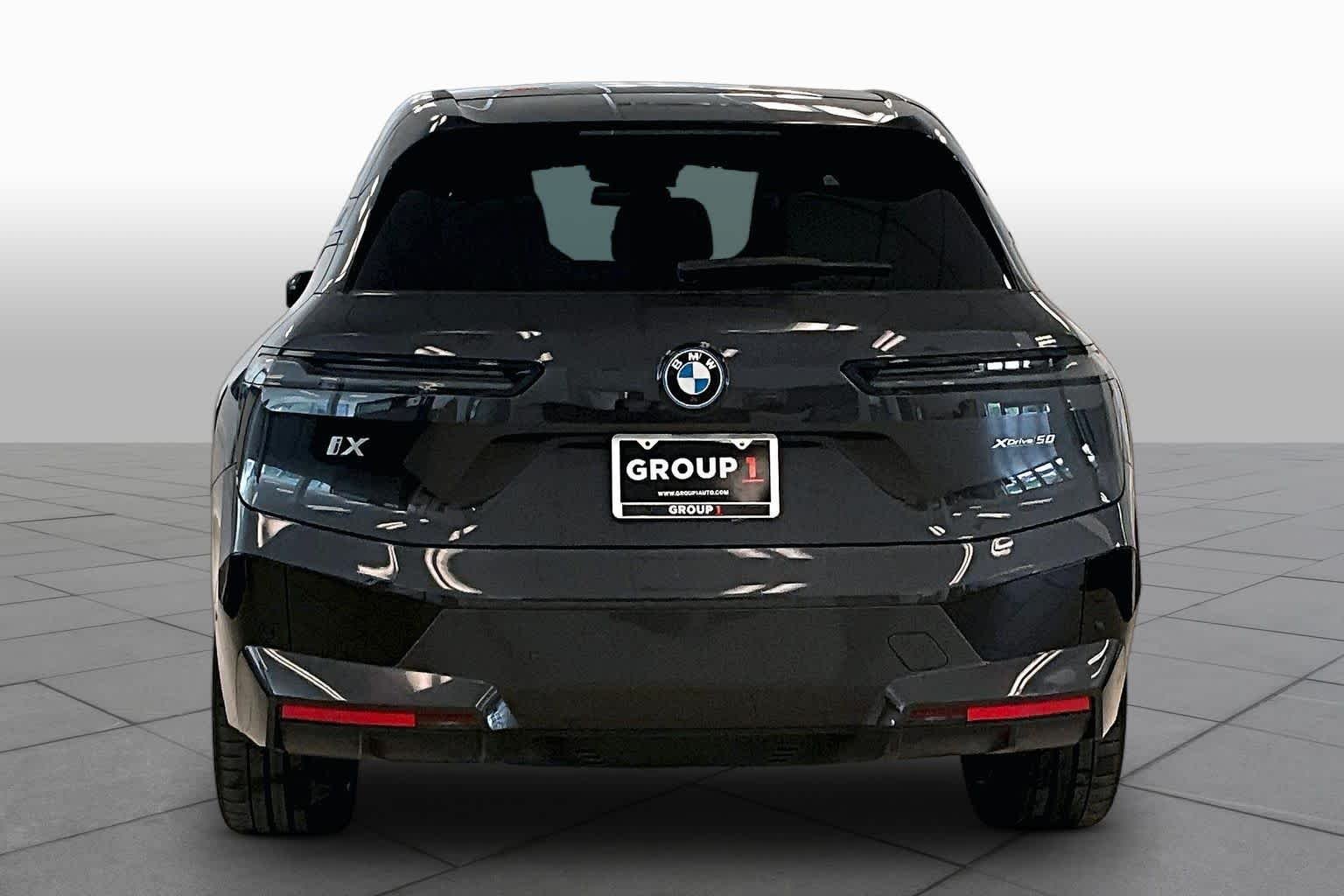 Used 2024 Dark Graphite Metallic BMW xDrive50 image 4