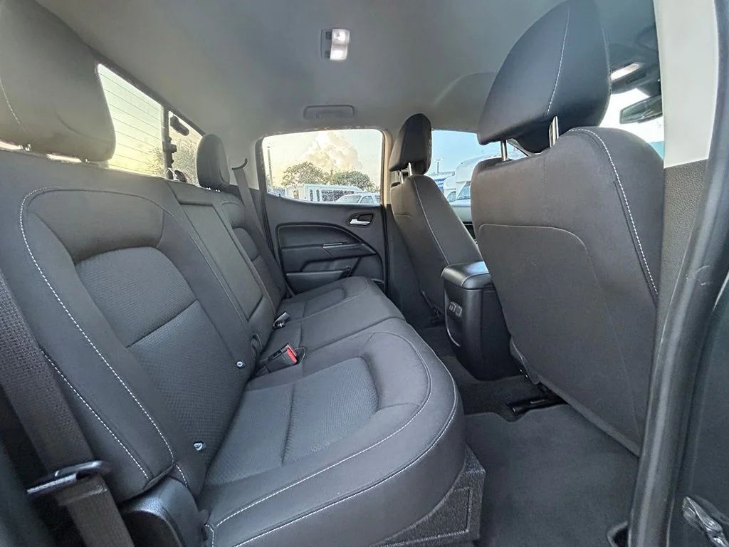 Used 2018 Graphite Metallic Chevrolet LT image 29