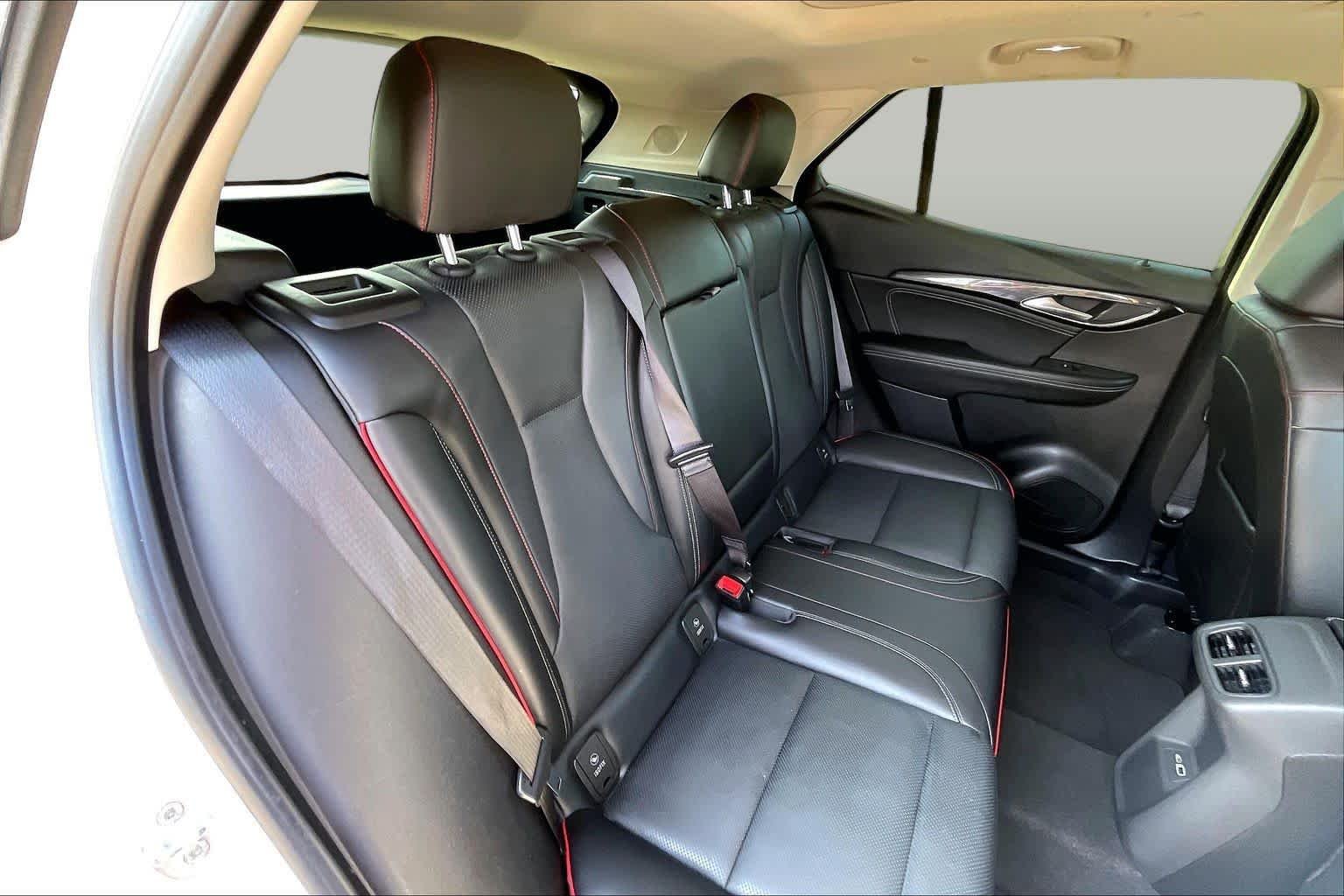 Used 2023 White Frost Tricoat Buick Essence image 39