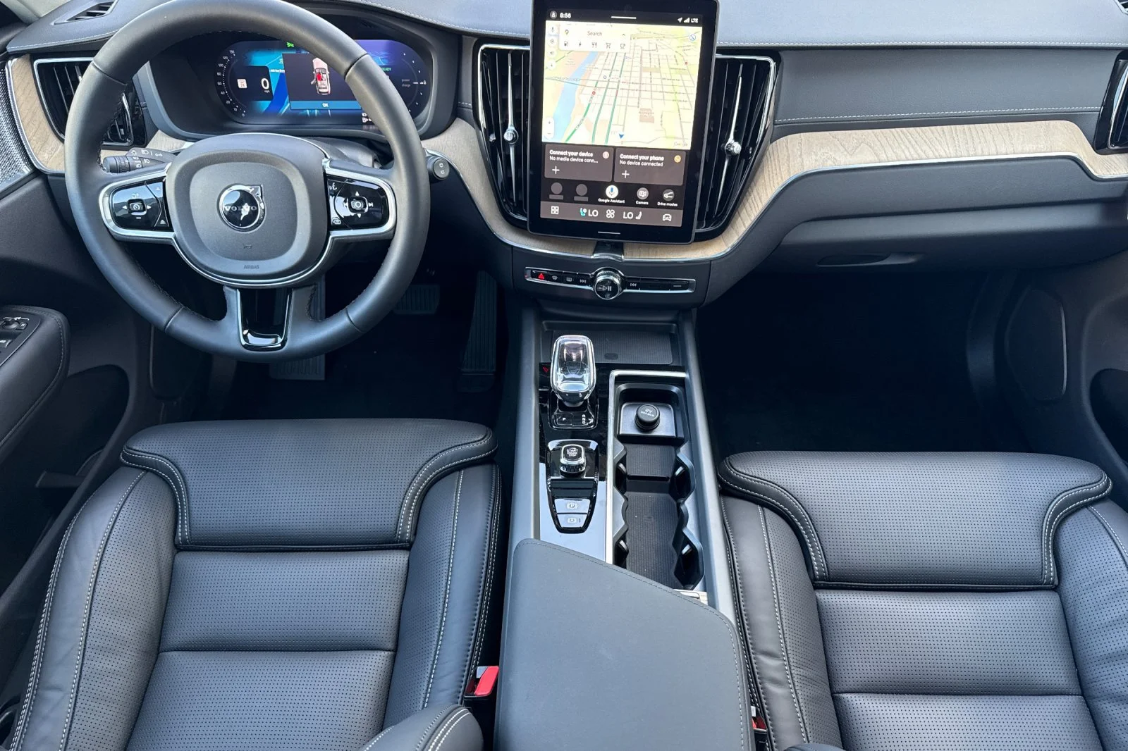 New 2026 ONYX BLACK Volvo Ultra image 10
