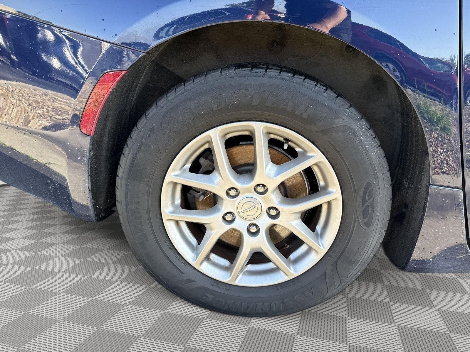 Used 2017 Jazz Blue Pearlcoat Chrysler Touring image 16