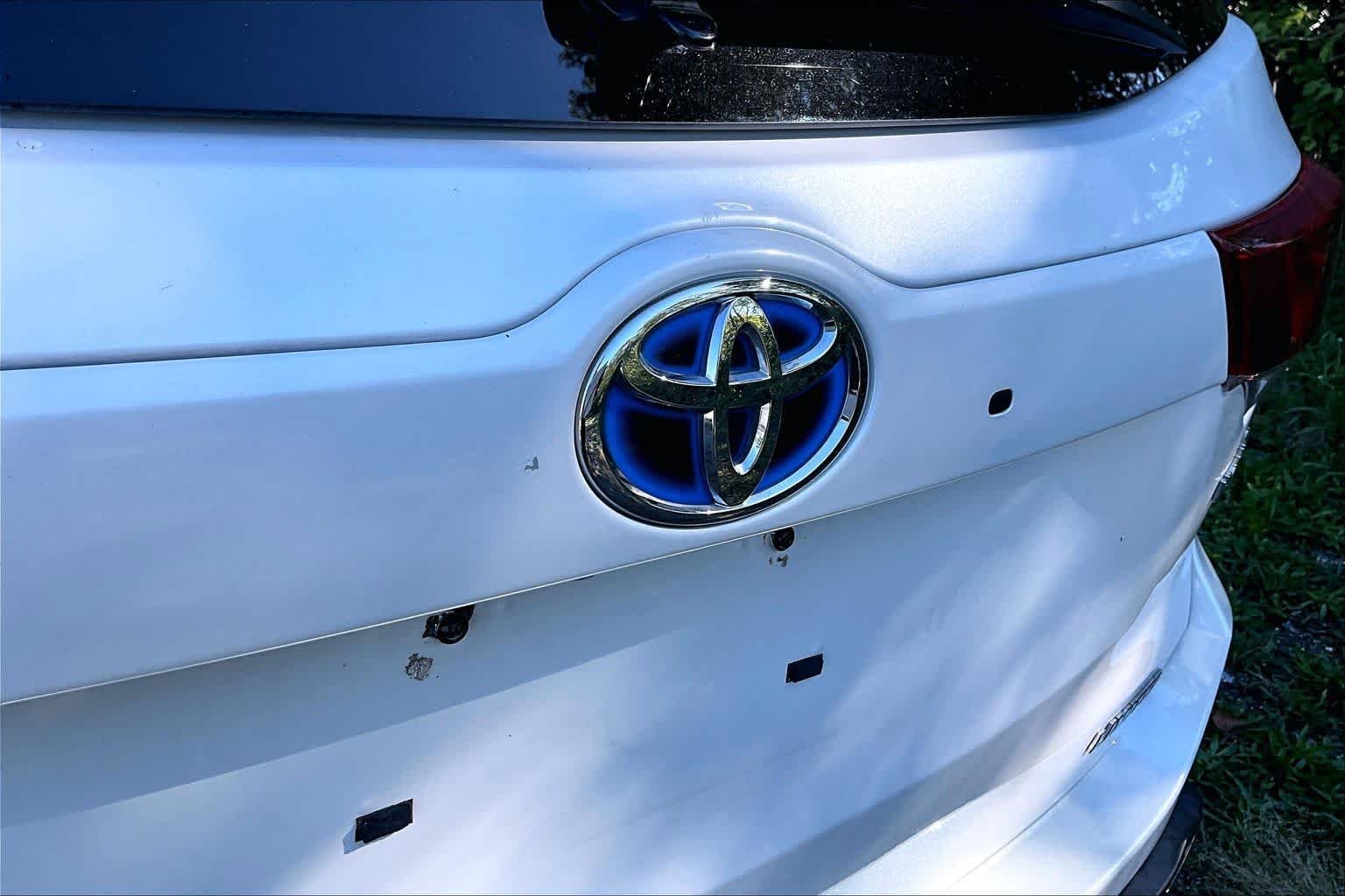 Used 2017 Blizzard Pearl Toyota Hybrid Limited Platinum image 32