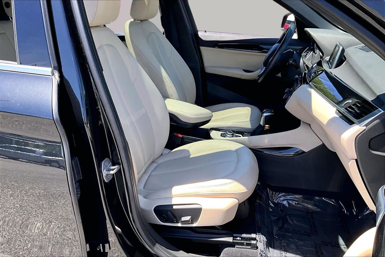 Used 2016 Alpine White BMW xDrive28i image 9
