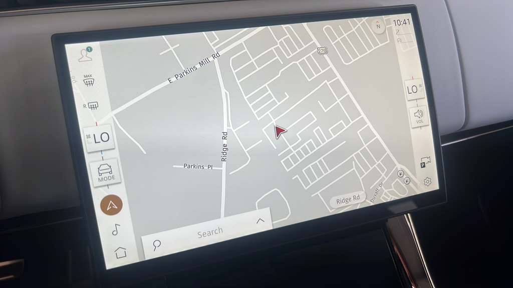 New 2026 Fuji White LAND ROVER Dynamic SE image 28