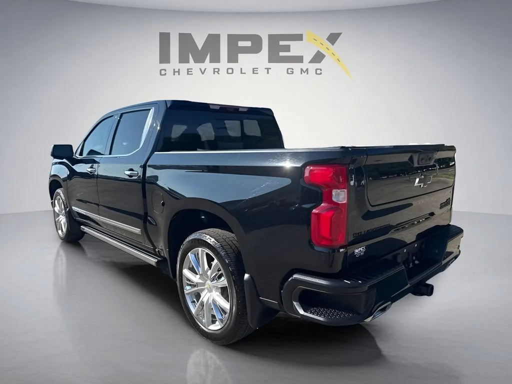 Used 2023 Black Chevrolet High Country image 3