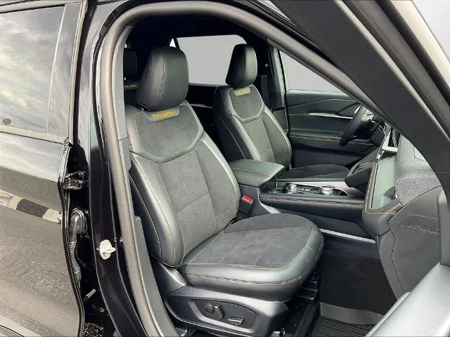 New 2026 Agate Black Metallic Ford Tremor® image 44