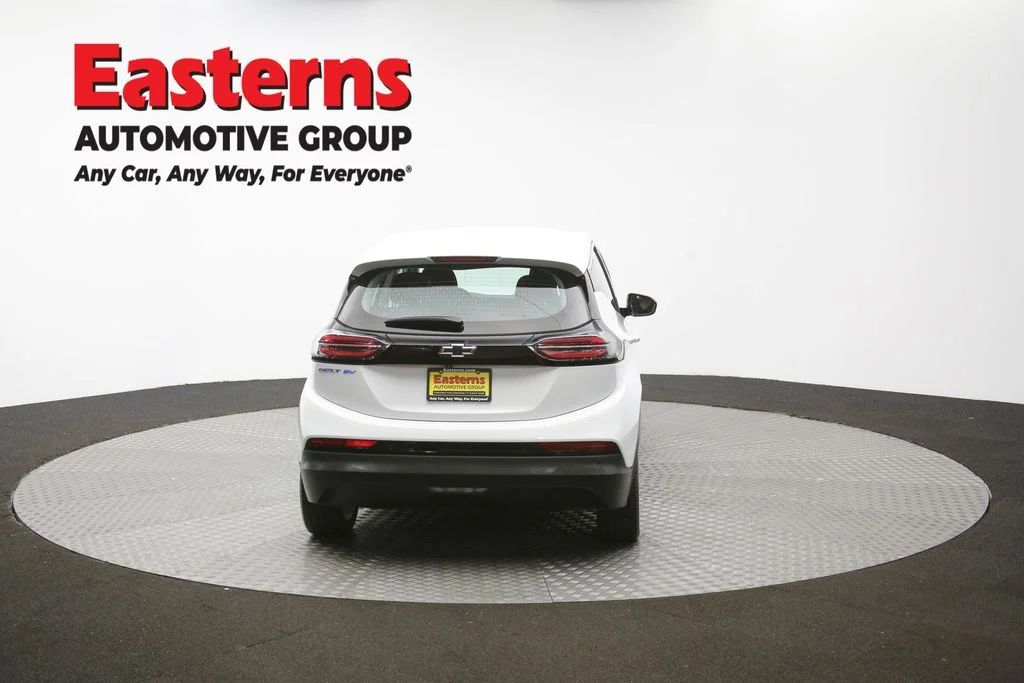 Used 2023 White Chevrolet 1LT image 37