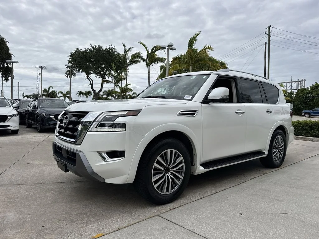 Used 2024 Aspen White Nissan SL image 28