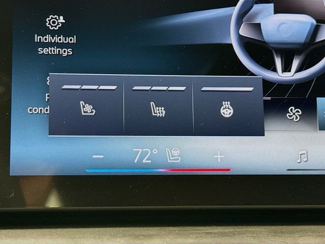 New 2026 White Metallic BMW xDrive50e image 21