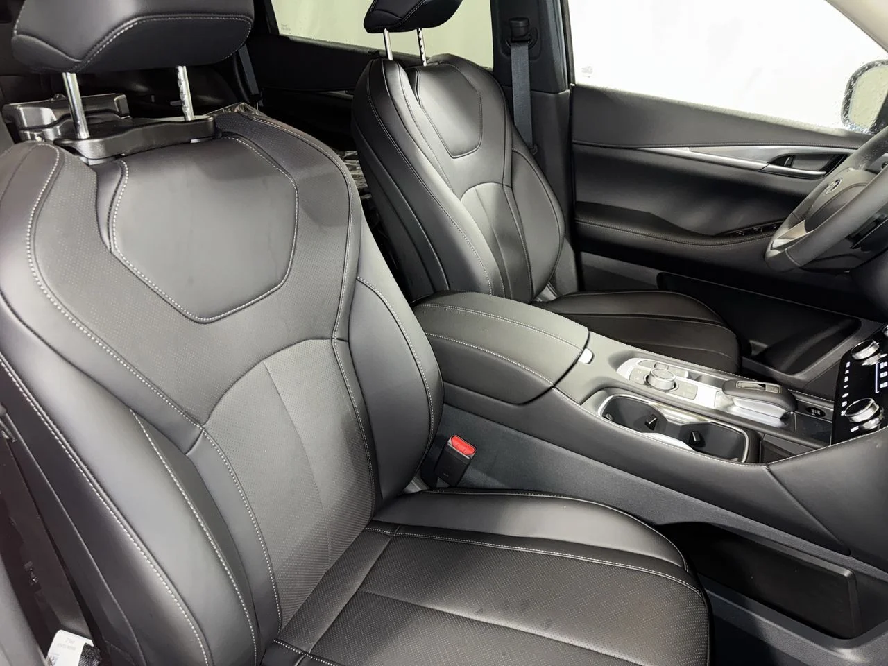 Certified Used 2026 Mineral INFINITI LUXE image 35