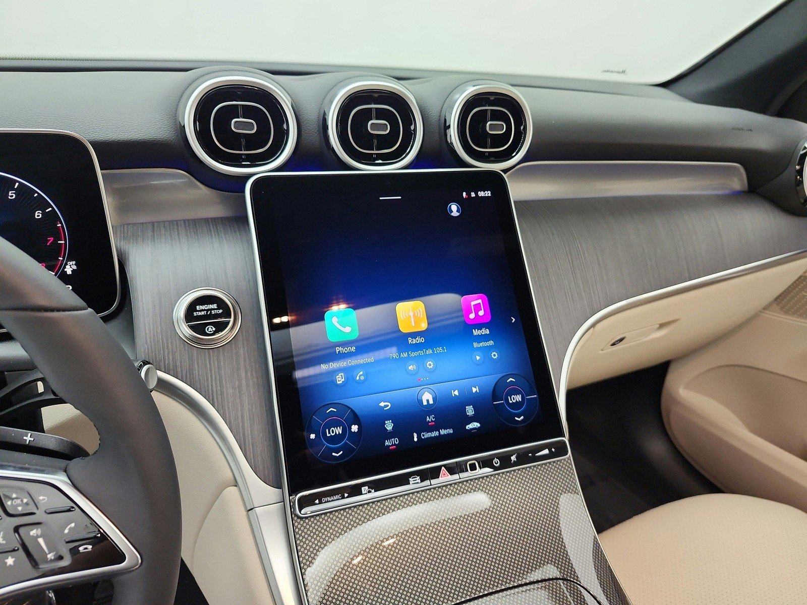 New 2026 Polar White Mercedes-Benz GLC 300 SUV image 10