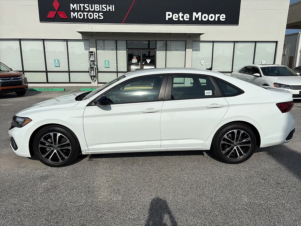 Certified Used 2023 Pure White Volkswagen Sport Auto image 3