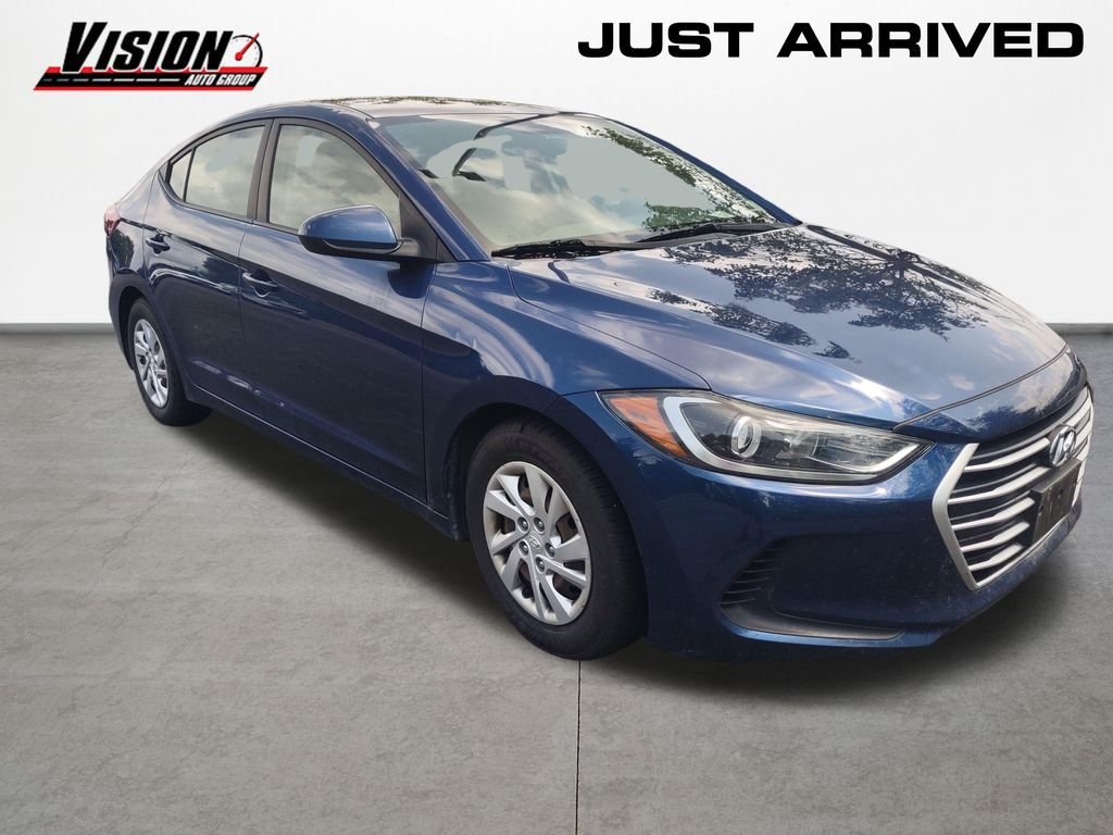 Used 2017 Blue Hyundai SE image 7