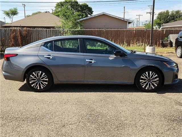 Used 2025 Gray Nissan SV image 5