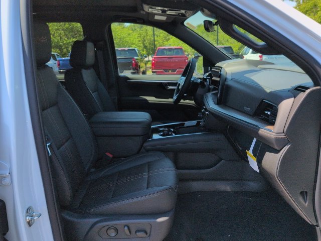 New 2026 Polar White Tricoat Chevrolet High Country image 31