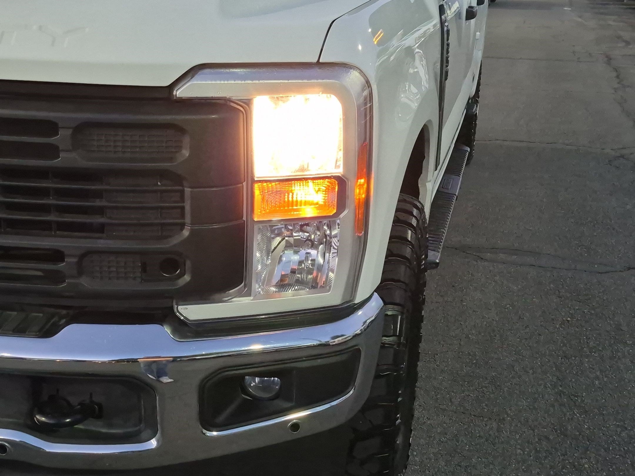 Used 2024 Oxford White Ford XL image 10