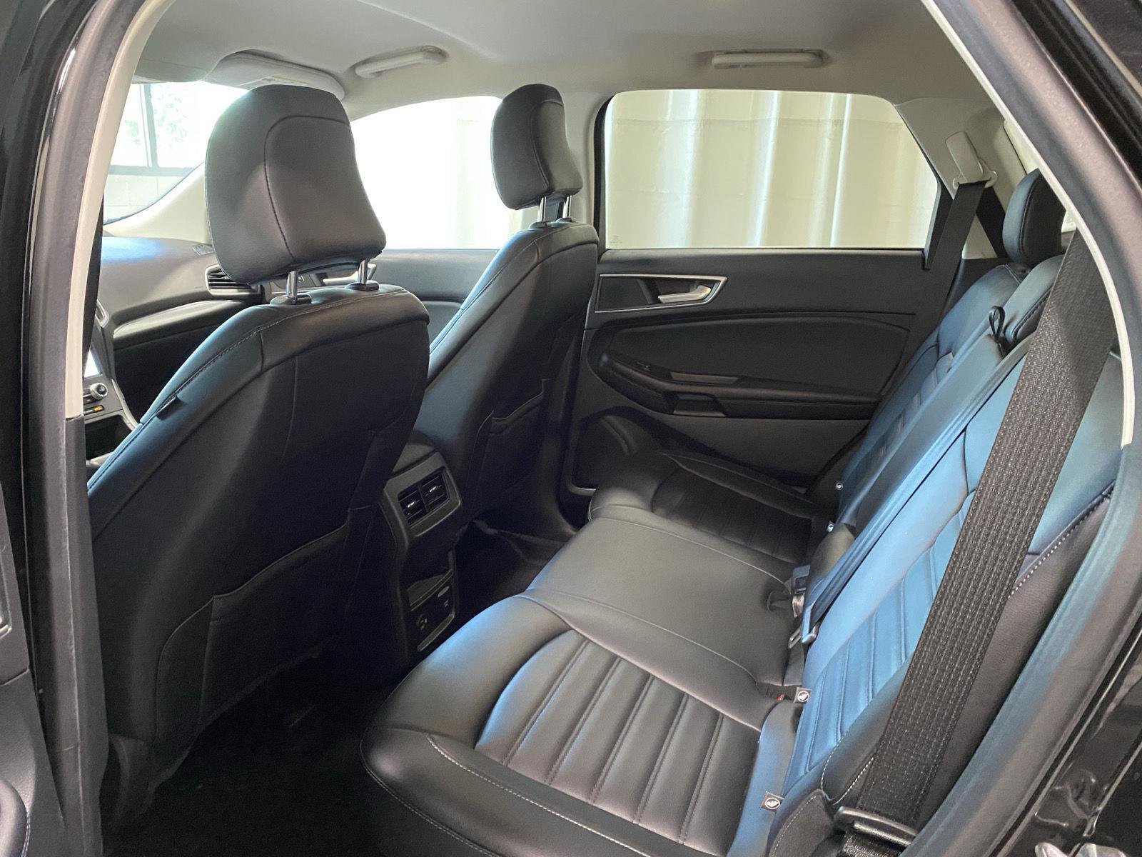 Used 2022 Agate Black Ford SEL image 15